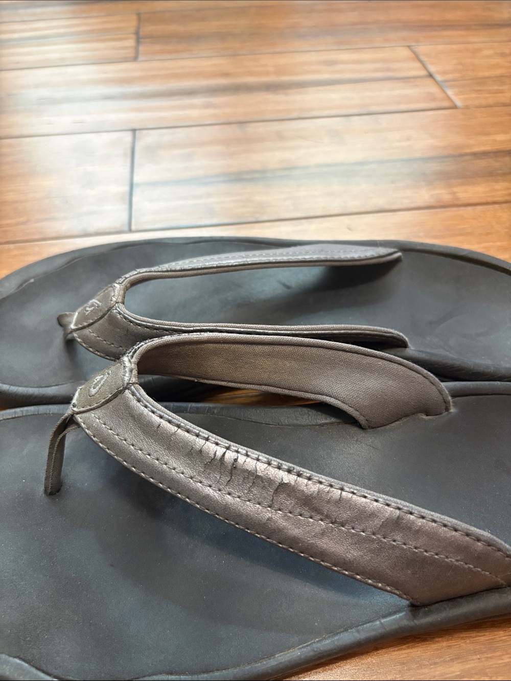 Olukai Ohana Women’s Size 10 Flip Flops Sandals Gray Black Thong Summer - Picture 5 of 12